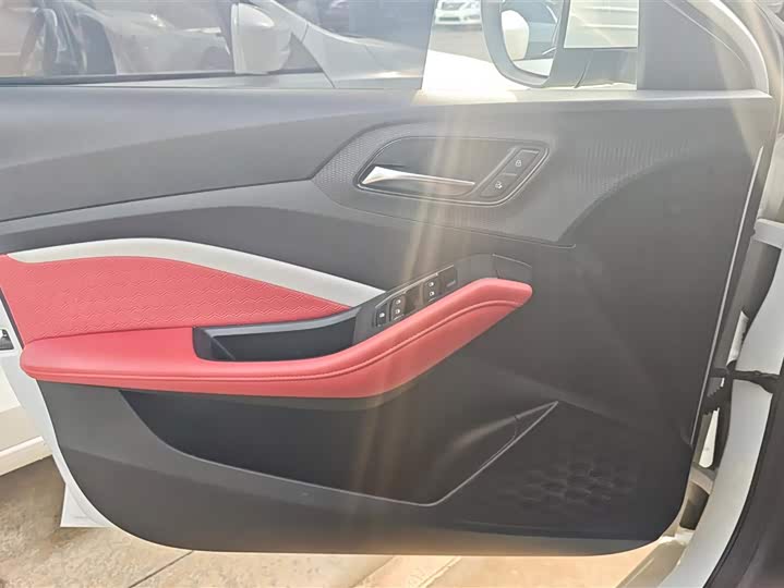 Фото 7 - MG Motor 5