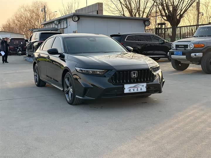 Фото 3 - Honda Inspire