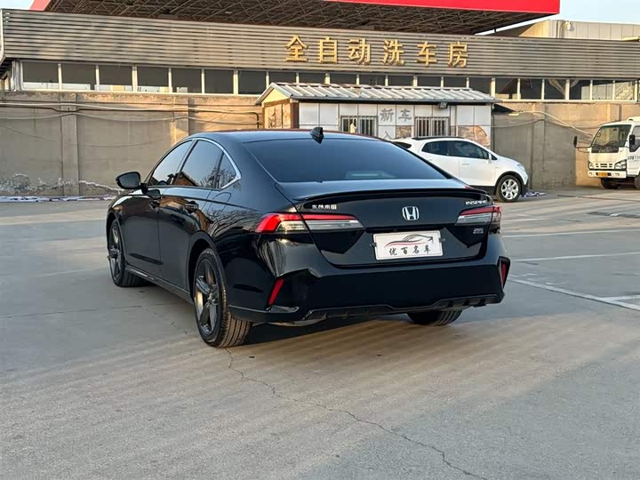 Фото 4 - Honda Inspire