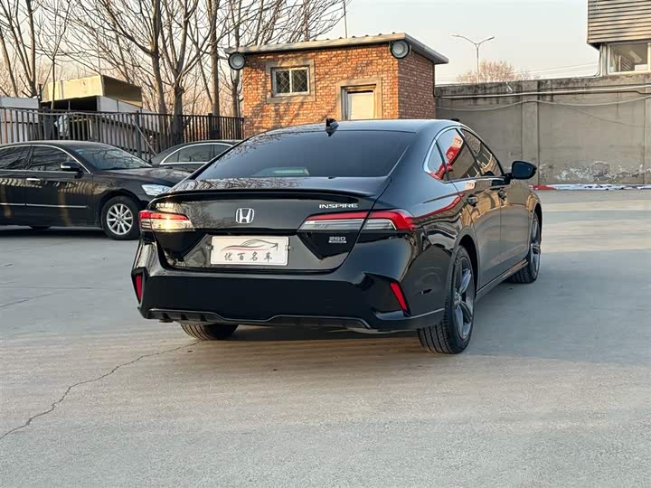 Фото 6 - Honda Inspire