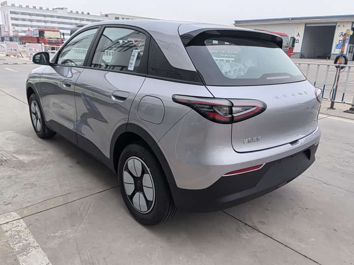 Фото 2 - Geely Galaxy Geome