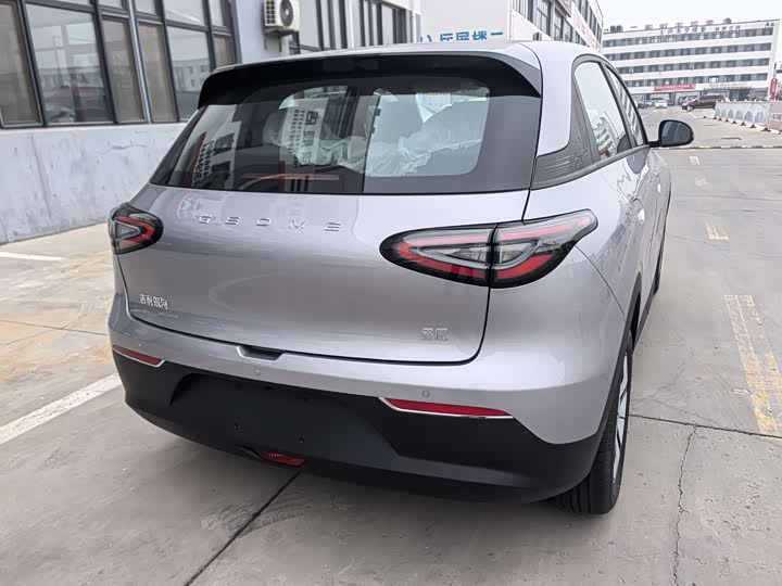 Фото 3 - Geely Galaxy Geome