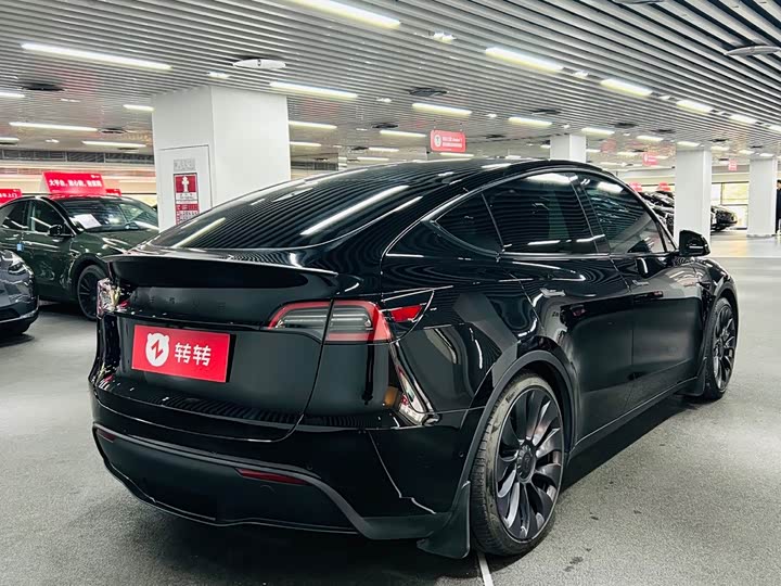 Фото 4 - Tesla Model Y