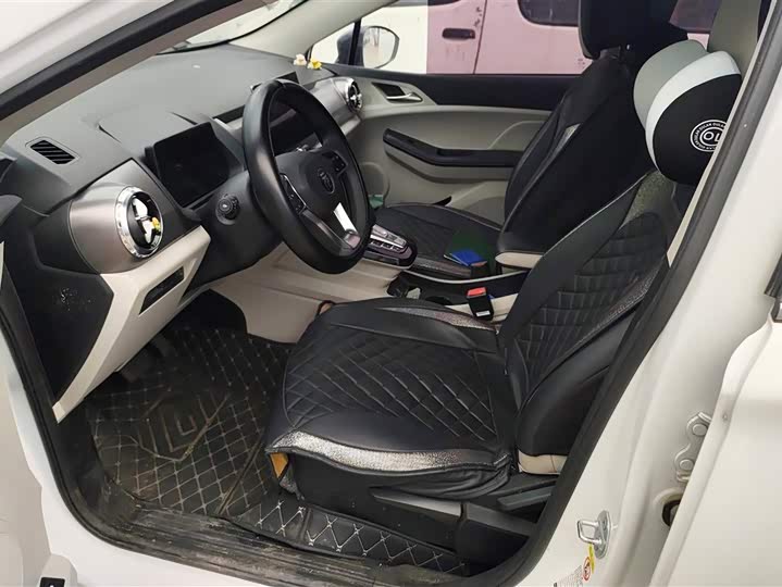 Фото 9 - BYD Yuan Pro