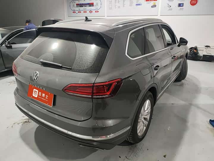 Фото 6 - Volkswagen Touareg