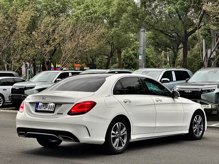 Фото 8 - Mercedes-Benz C-Class