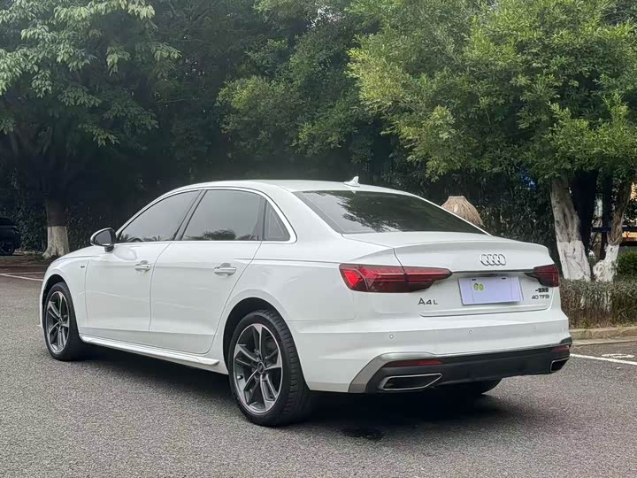 Фото 7 - Audi A4L