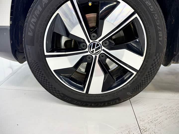 Фото 9 - Volkswagen Tharu