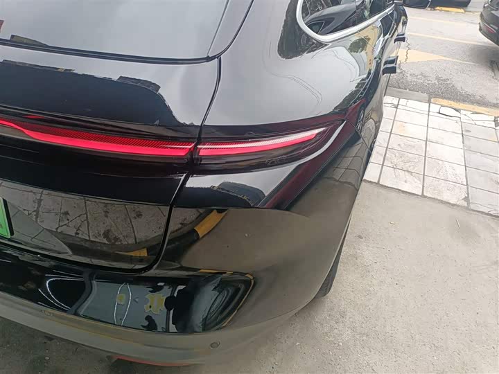 Фото 8 - Nio ET5T