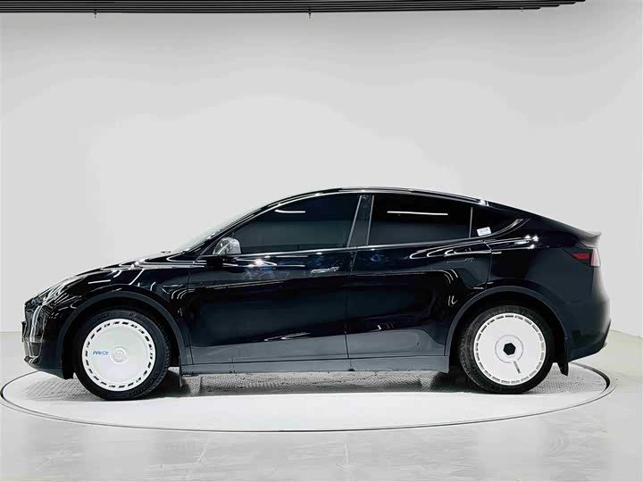 Фото 4 - Tesla Model Y