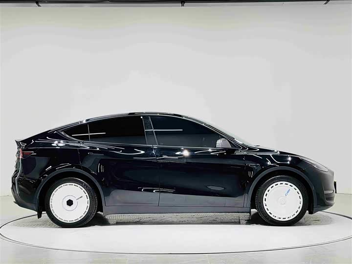 Фото 7 - Tesla Model Y