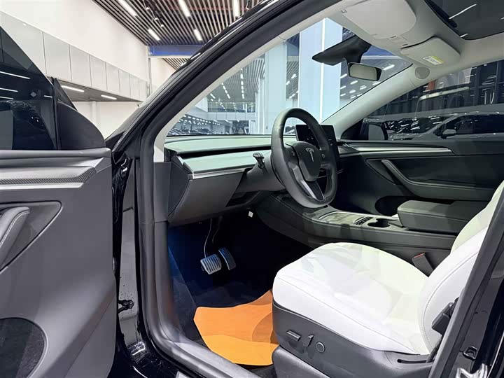 Фото 9 - Tesla Model Y