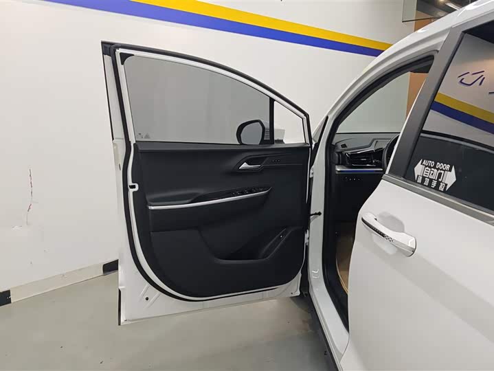 Фото 7 - Hyundai Custo