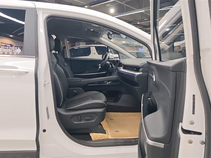 Фото 8 - Hyundai Custo