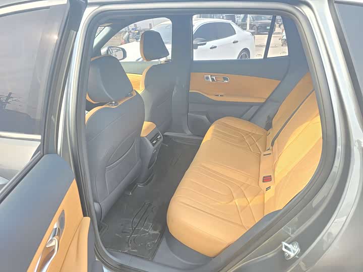 Фото 8 - Geely Galaxy Starship 7