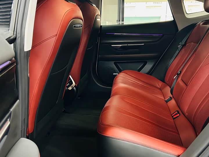 Фото 8 - XPeng P7