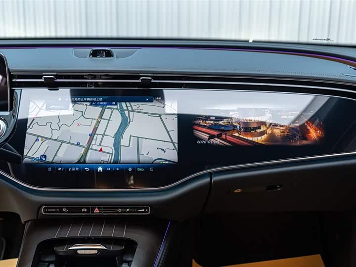 Фото 3 - Mercedes-Benz E-Class