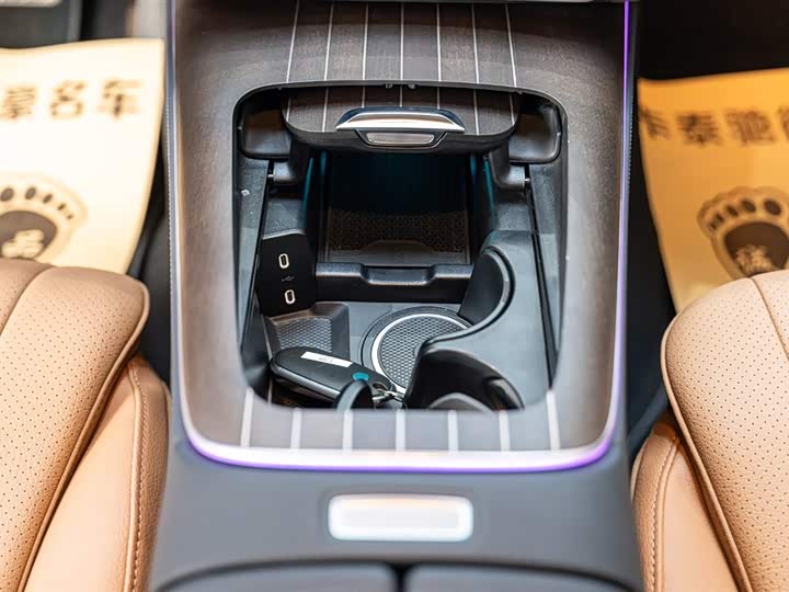 Фото 4 - Mercedes-Benz E-Class