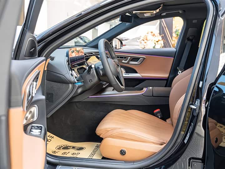 Фото 5 - Mercedes-Benz E-Class