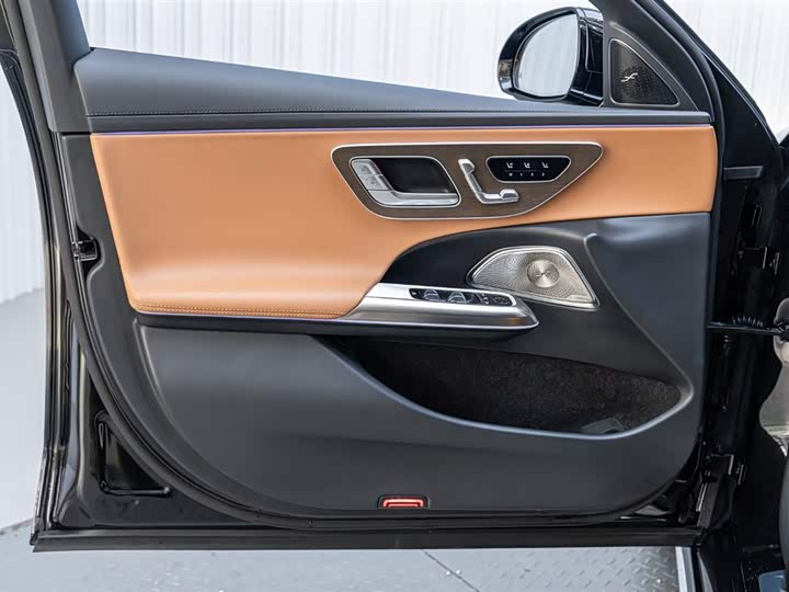 Фото 7 - Mercedes-Benz E-Class