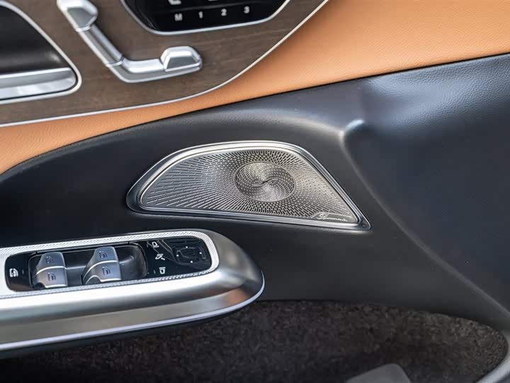 Фото 8 - Mercedes-Benz E-Class