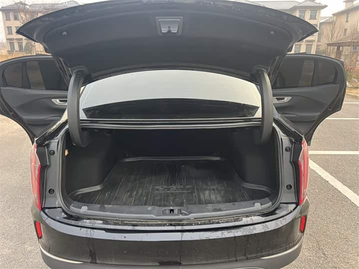 Фото 5 - Hongqi E-QM5