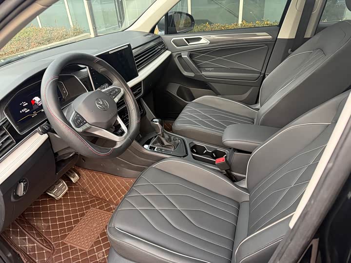 Фото 4 - Volkswagen Tiguan L Pro