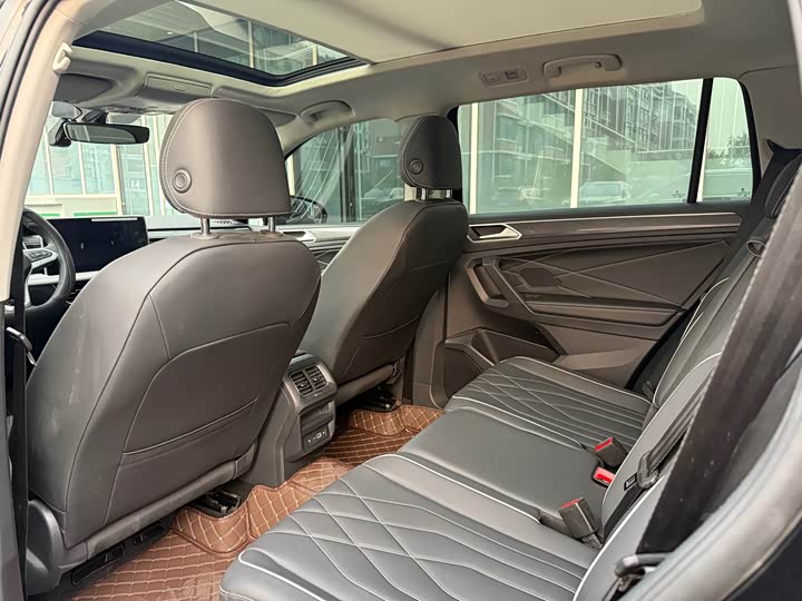 Фото 5 - Volkswagen Tiguan L Pro