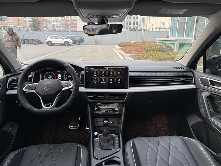 Фото 6 - Volkswagen Tiguan L Pro