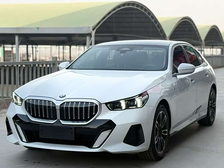 Фото 1 - BMW 5 Series