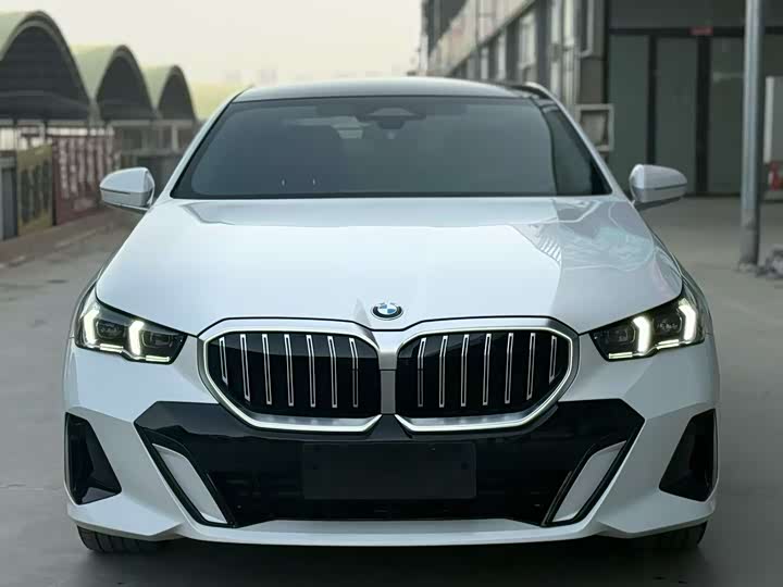 Фото 2 - BMW 5 Series