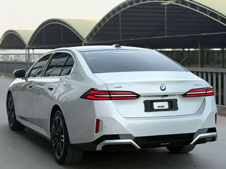 Фото 4 - BMW 5 Series