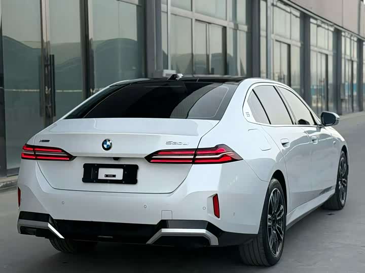 Фото 6 - BMW 5 Series
