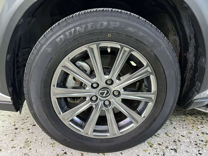 Фото 4 - Lexus NX