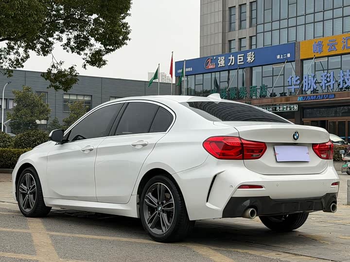 Фото 6 - BMW 1 Series