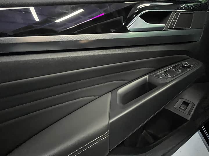 Фото 8 - Volkswagen Passat