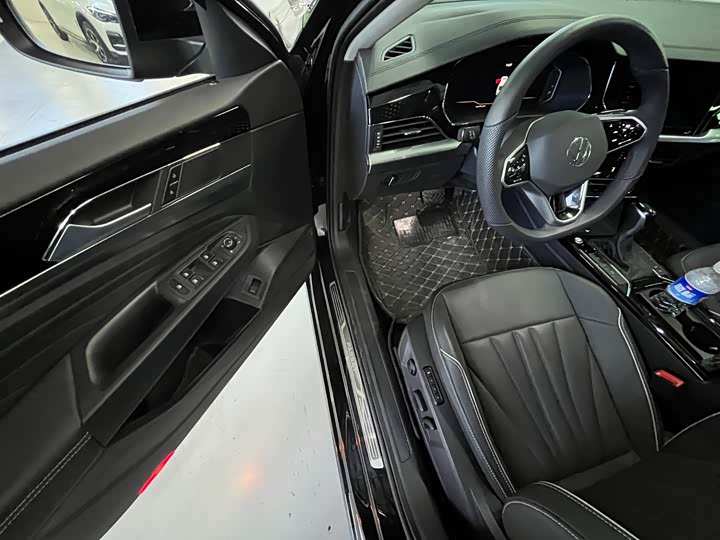 Фото 9 - Volkswagen Passat