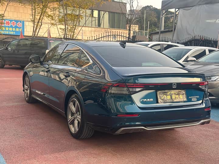 Фото 6 - Honda Accord