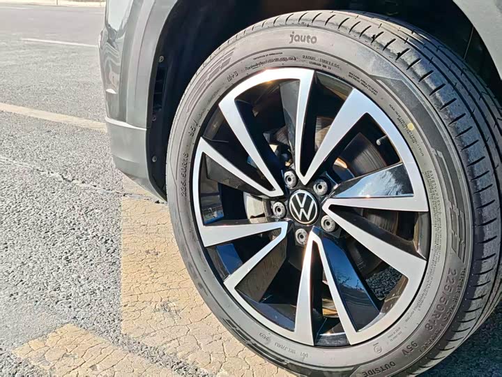 Фото 4 - Volkswagen Tharu