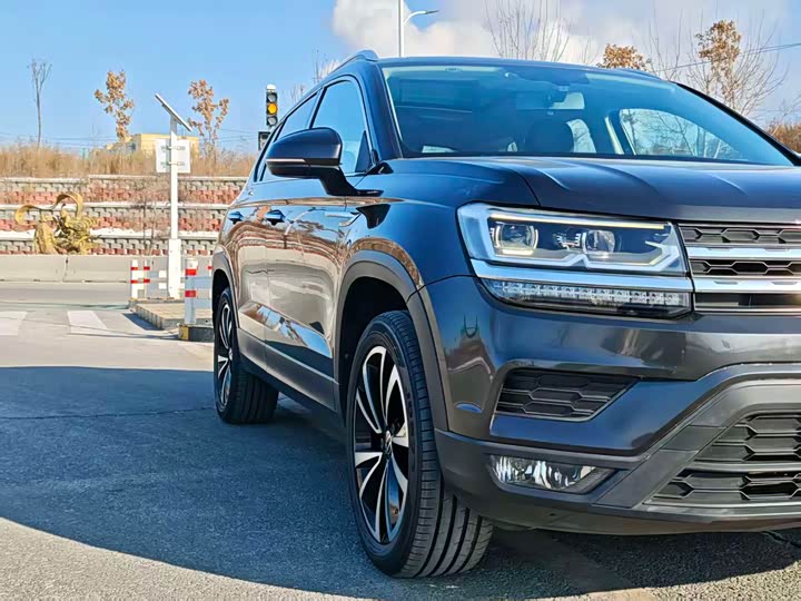 Фото 8 - Volkswagen Tharu