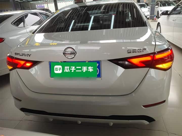 Фото 6 - Nissan Sylphy