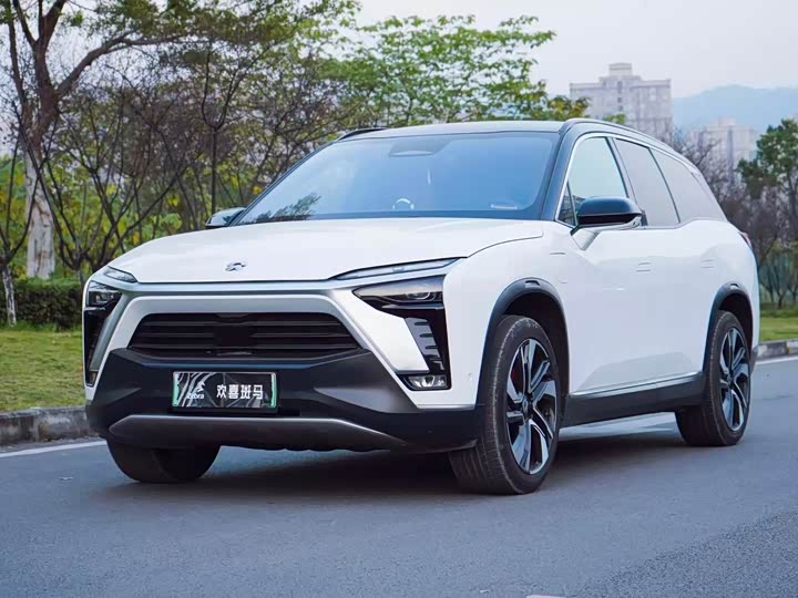 Фото 1 - Nio ES8