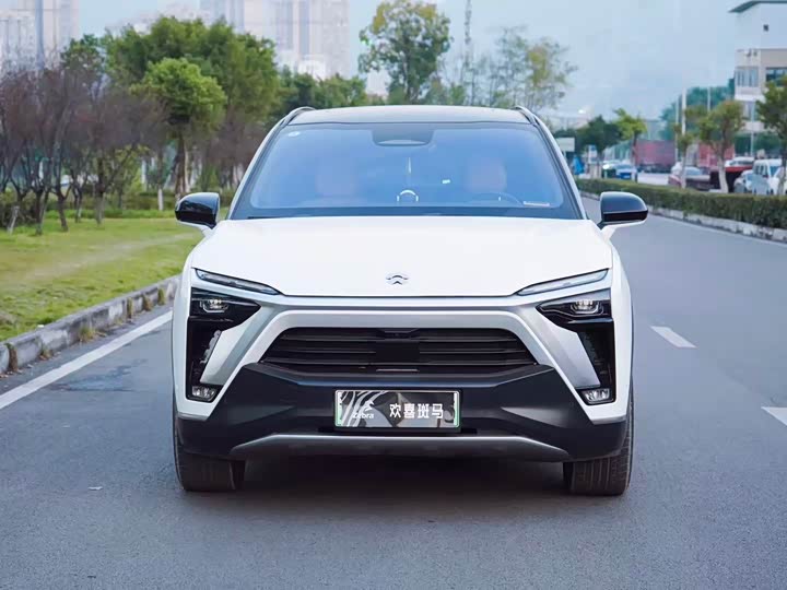 Фото 2 - Nio ES8