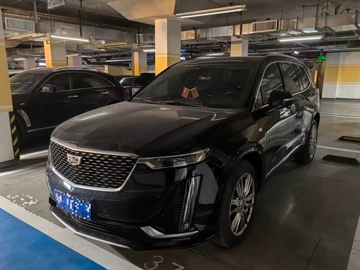 Фото 1 - Cadillac XT6