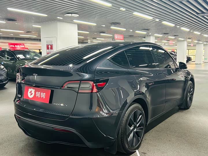 Фото 4 - Tesla Model Y