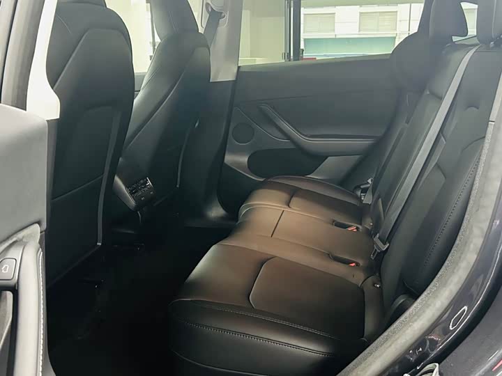 Фото 8 - Tesla Model Y