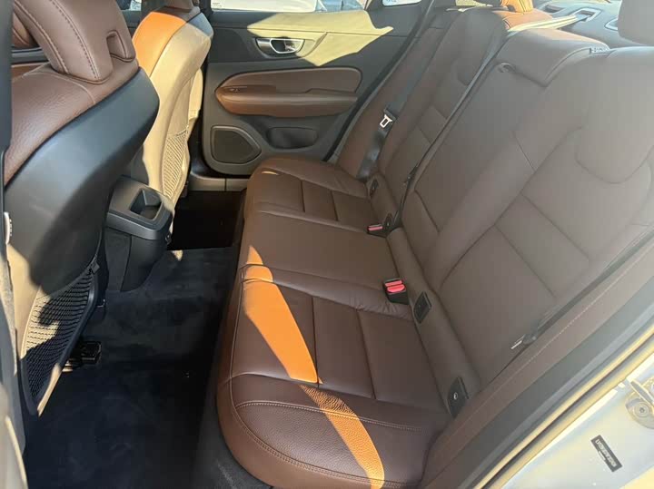 Фото 4 - Volvo S60