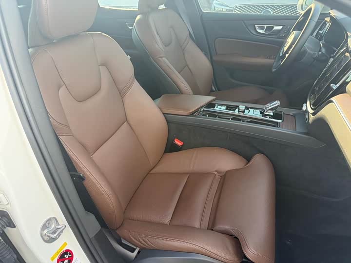 Фото 6 - Volvo S60