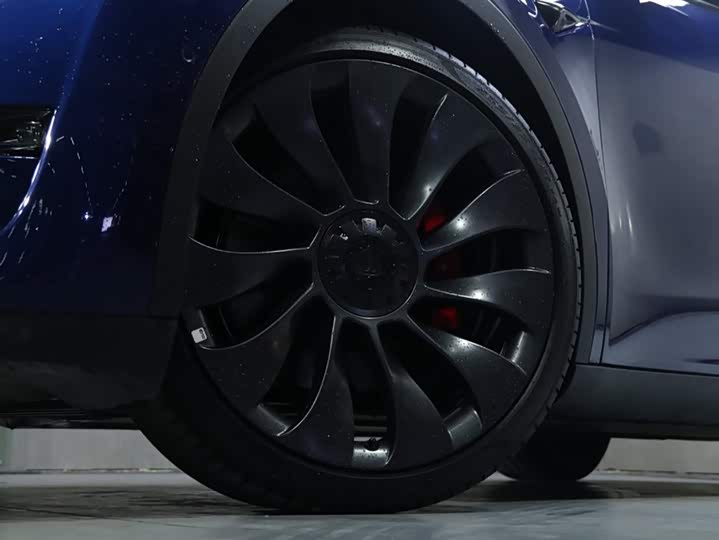 Фото 3 - Tesla Model Y