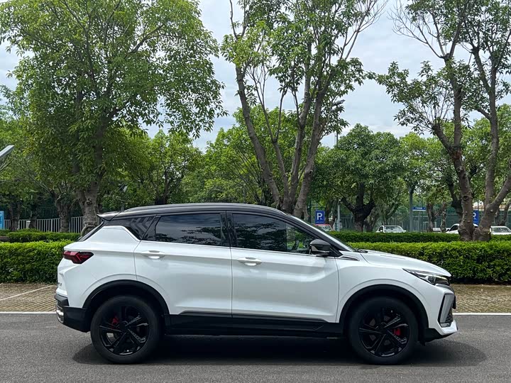 Фото 4 - Geely Coolray